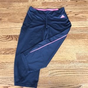 ⭐️ 3/$20 ADIDAS small Capri pant
